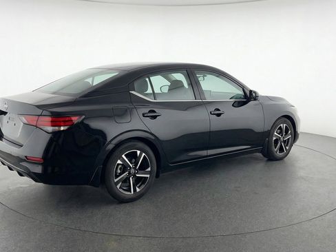 Used 2025 Nissan Sentra SV FWD image 9