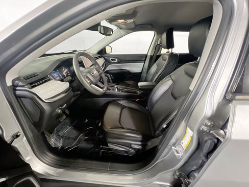 Used 2022 Jeep Compass Latitude image 19