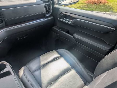 Used 2025 GMC Sierra 1500 SLT AWD/4WD image 15