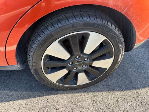 Used 2018 Kia Soul + FWD image 2