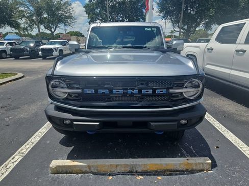 Used 2024 Ford Bronco Outer Banks AWD/4WD image 3