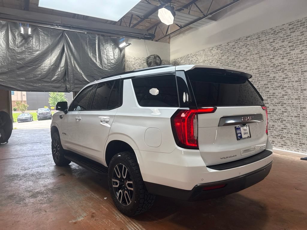 Used 2023 GMC Yukon AT4 w/ Technology Package AWD/4WD image 5