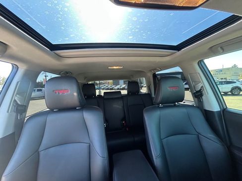 Used 2022 Toyota 4Runner TRD Off-Road Premium w/ Moonroof Package AWD/4WD image 27