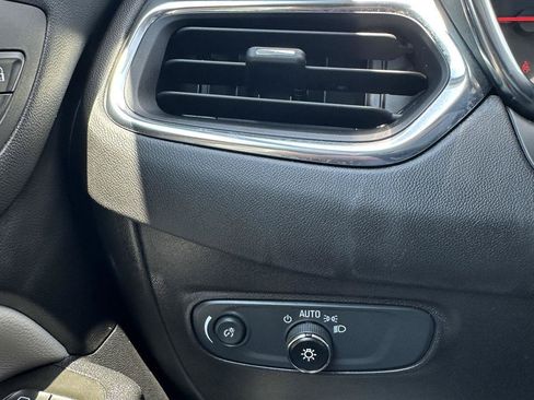 Certified 2023 Chevrolet Equinox LS FWD image 34