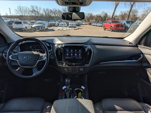 Used 2021 Chevrolet Traverse RS image 2