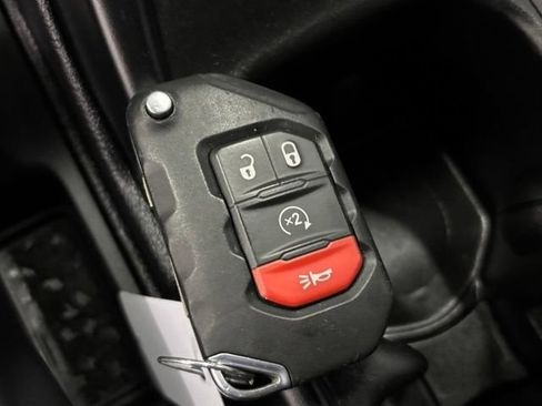 Used 2021 Jeep Gladiator Overland w/ Popular Equipment Package AWD/4WD image 40