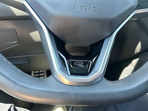 Used 2022 Volkswagen Tiguan SE R-Line AWD/4WD image 26