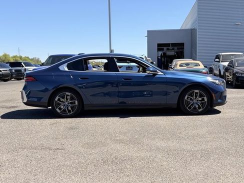Used 2026 BMW 530i w/ Premium Package RWD image 5