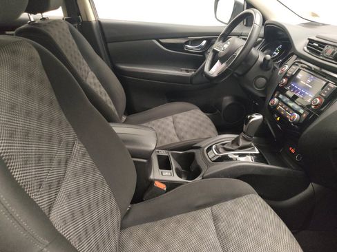 Used 2021 Nissan Rogue Sport SV image 21