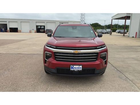 New 2026 Chevrolet Traverse LT w/ Driver Confidence Package FWD image 3