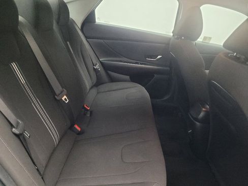Used 2024 Hyundai Elantra SEL FWD image 19
