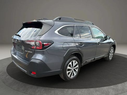 Used 2023 Subaru Outback Premium AWD/4WD image 5