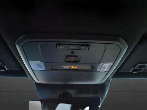 New 2025 Toyota Tacoma TRD Off-Road AWD/4WD image 15