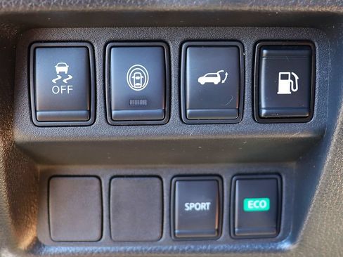 Used 2020 Nissan Rogue SV FWD image 42