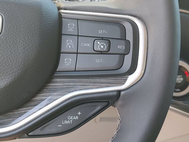 Used 2022 Jeep Wagoneer Series II w/ Flexible Seating Group AWD/4WD image 21