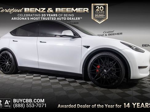 Used 2022 Tesla Model Y Performance AWD/4WD image 1