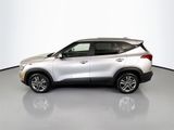 Used 2022 Kia Seltos LX image 2