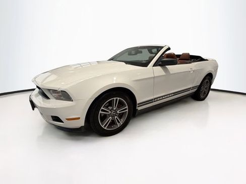Used 2011 Ford Mustang Premium w/ 201A Rapid Spec Order Code RWD image 3