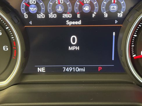 Used 2021 Chevrolet Tahoe Z71 w/ Z71 Off-Road Package image 38