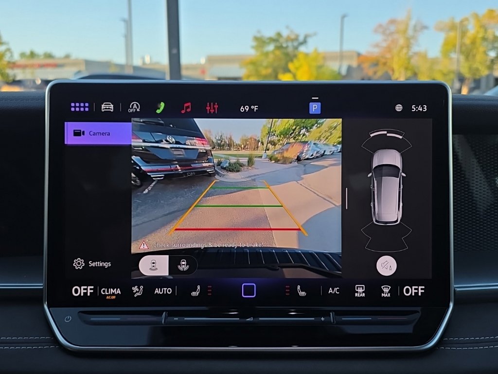 Certified 2026 Volkswagen Tiguan SE R-Line AWD/4WD image 19
