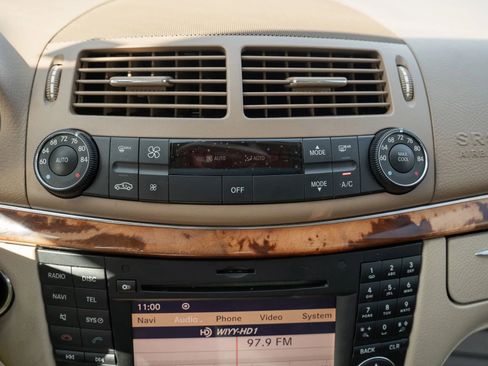 Used 2009 Mercedes-Benz E 350 4MATIC Wagon image 23