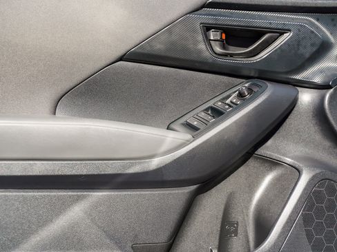 Used 2024 Subaru Crosstrek 2.0i image 19