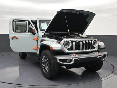 Used 2024 Jeep Wrangler Unlimited Sahara w/ Safety Group AWD/4WD image 30