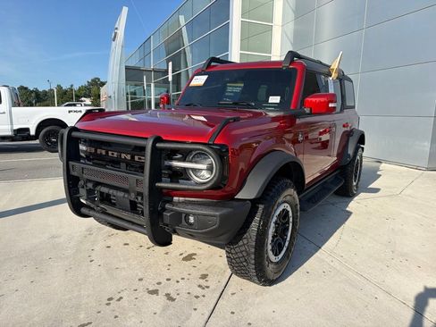 Certified 2024 Ford Bronco Outer Banks w/ Sasquatch Package AWD/4WD image 3