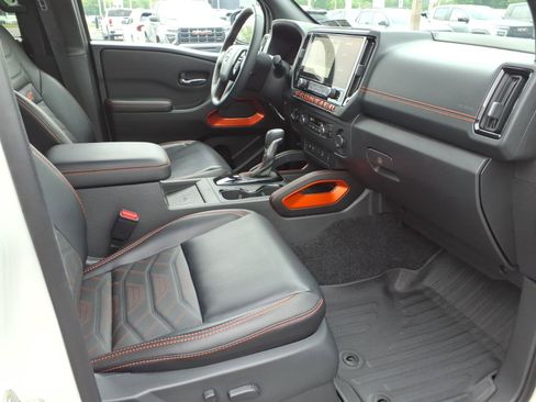 Used 2025 Nissan Frontier PRO-4X w/ Pro Premium Package AWD/4WD image 29