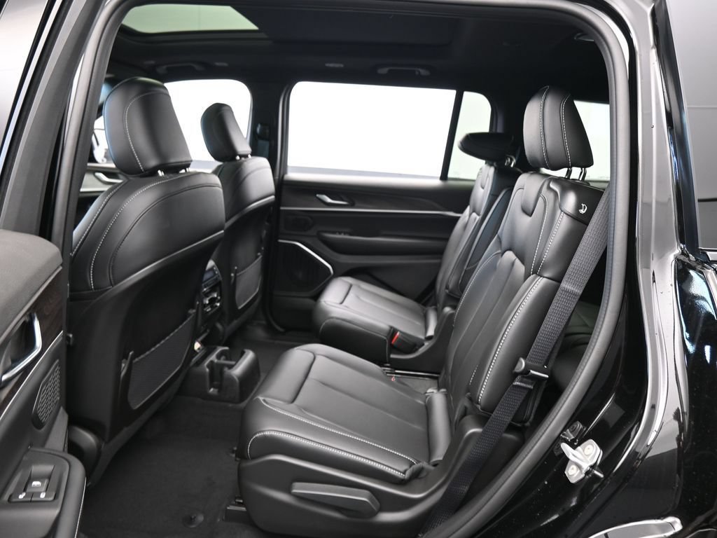 New 2026 Jeep Grand Cherokee L Limited RWD image 26