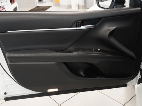 Used 2021 Toyota Camry XSE image 17