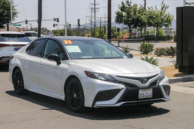 Used 2021 Toyota Camry XSE w/ Carpet Mat Package (TMS) FWD image 3