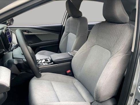 Used 2025 Toyota Camry LE w/ Convenience Package FWD image 8