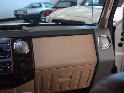 Used 2011 Ford F250 Lariat w/ Lariat Interior Pkg RWD image 44