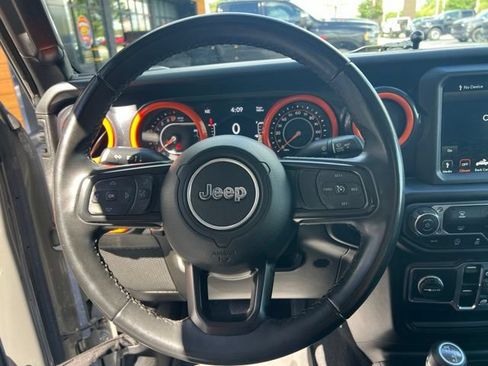 Used 2022 Jeep Gladiator Sport AWD/4WD image 10