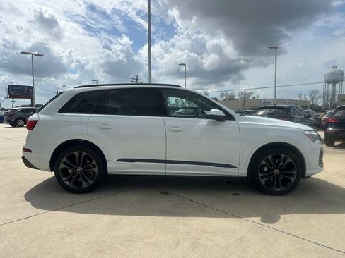 Certified 2025 Audi Q7 3.0T Premium Plus w/ Premium Plus Package image 2