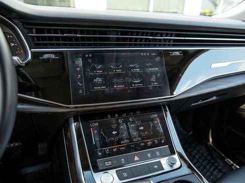 Used 2020 Audi Q8 Premium Plus w/ Premium Plus Package image 29