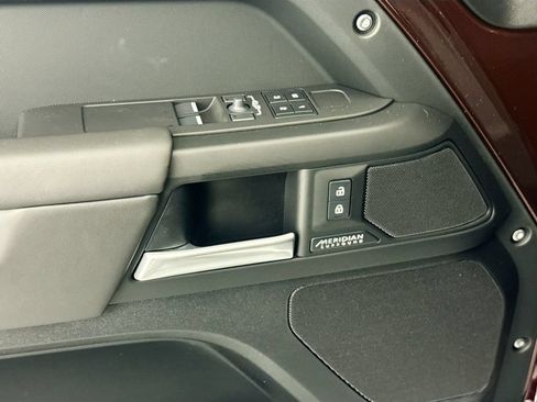 New 2026 Land Rover Defender 90 X-Dynamic SE AWD/4WD image 18