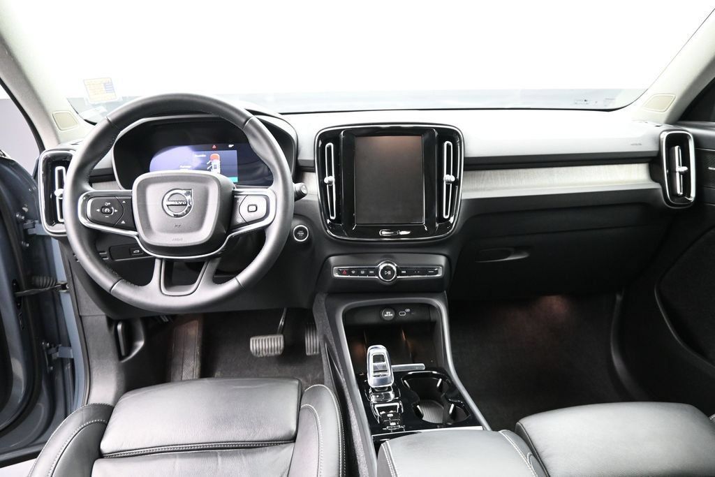 Used 2023 Volvo XC40 B5 Ultimate w/ Protection Package Premier AWD/4WD image 16
