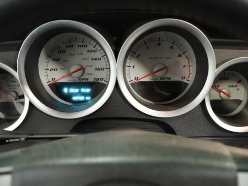 Used 2006 Dodge Magnum SRT8 w/ SRT Option Group III image 30