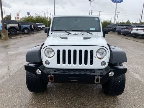 Used 2018 Jeep Wrangler Unlimited Sport w/ Connectivity Group image 9