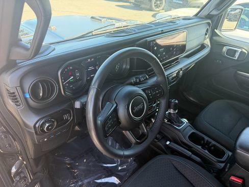 Used 2024 Jeep Wrangler Unlimited Rubicon 4xe AWD/4WD image 14