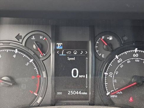 Used 2021 Toyota 4Runner SR5 AWD/4WD image 9
