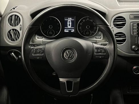 Used 2018 Volkswagen Tiguan Limited w/ Premium Package FWD image 7