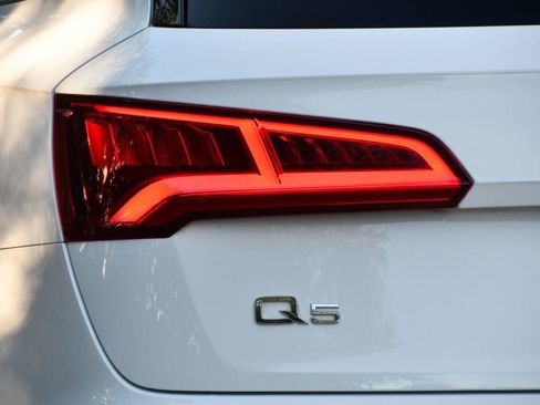 Used 2019 Audi Q5 2.0T Premium image 11