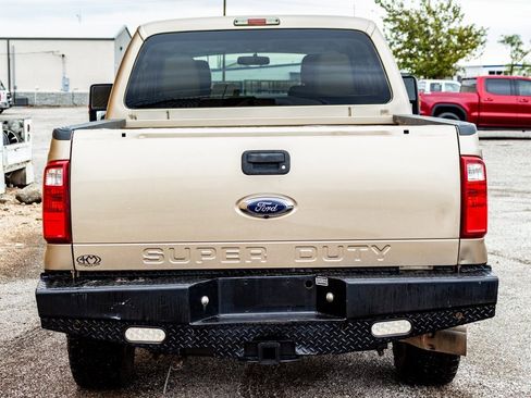 Used 2014 Ford F250 XLT w/ XLT Interior Package image 4