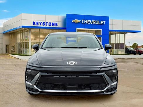 Used 2025 Hyundai Sonata SEL FWD image 2