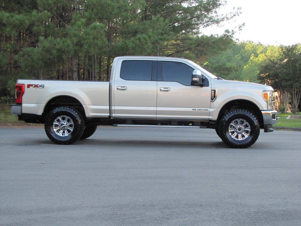 Used 2018 Ford F250 XLT w/ XLT Premium Package AWD/4WD image 4