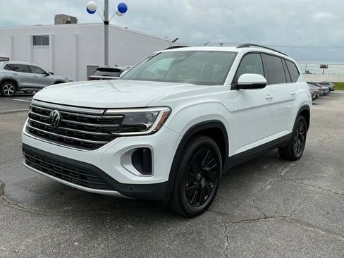 Certified 2025 Volkswagen Atlas SE w/ Panoramic Sunroof Package FWD image 7