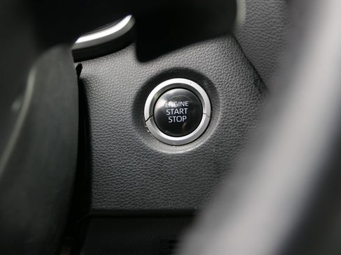 Used 2022 Toyota Corolla SE w/ Carpet Mat Package (TMS) FWD image 17